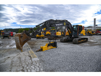 Crawler excavator VOLVO EC220EL: picture 2