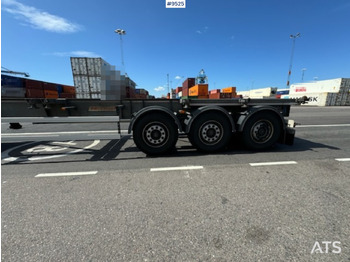 Container transporter/ Swap body semi-trailer Trailer- FRUEHAUF: picture 3 Container transporter/ Swap body semi-trailer Trailer- FRUEHAUF: picture 3