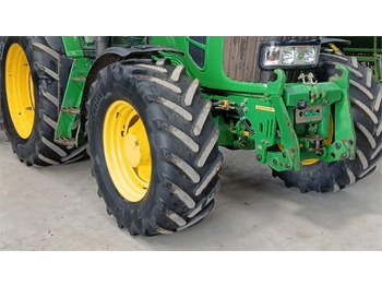 Farm tractor John Deere 7530: picture 3