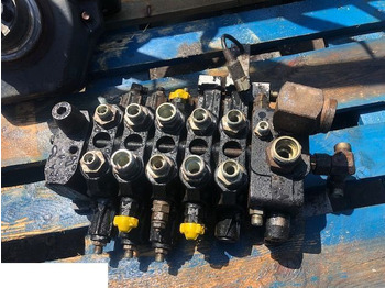 Hydraulic valve MANITOU