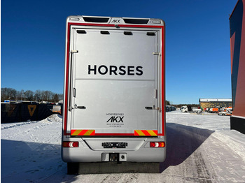 Horse truck Mercedes-Benz Actros 2551 STX 6x2*4: picture 3