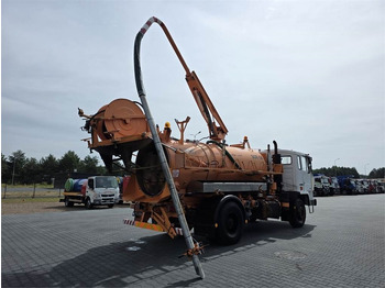 Vacuum truck