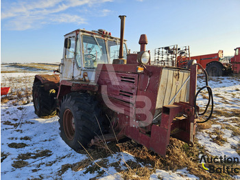 Farm tractor