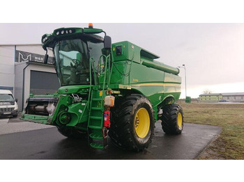 Combine harvester JOHN DEERE S670