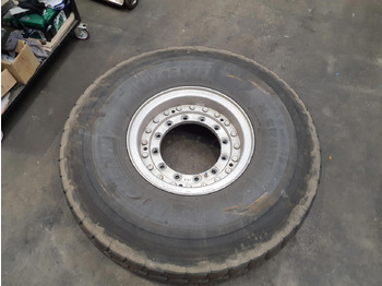 Wheel and tire package GROVE