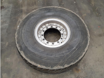 Wheel and tire package GROVE
