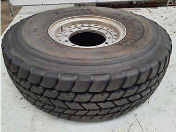 Wheel and tire package GROVE