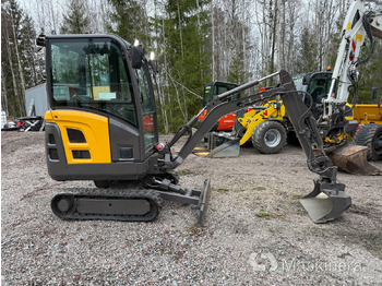 Crawler excavator Grävmaskin Volvo EC18C med redskap: picture 4