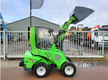 Compact track loader AVANT