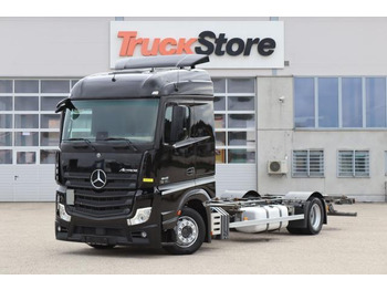 Container transporter/ Swap body truck MERCEDES-BENZ Actros 1842