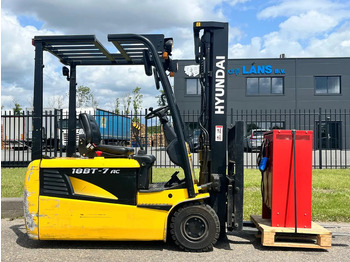 Electric forklift HYUNDAI