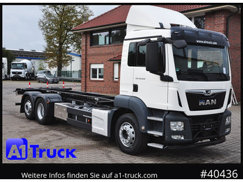 Container transporter/ Swap body truck MAN TGS 26.420