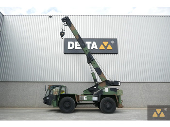 Rough terrain crane TEREX