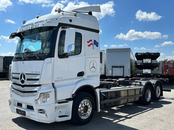 Container transporter/ Swap body truck MERCEDES-BENZ Actros 2545
