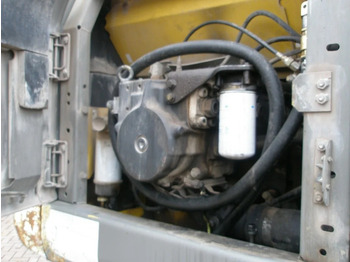 Crawler excavator Komatsu PC 210LC-8: picture 5