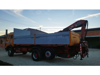 Curtainsider truck Mercedes-Benz 2228 6x2 stake body - crane: picture 4 Curtainsider truck Mercedes-Benz 2228 6x2 stake body - crane: picture 4