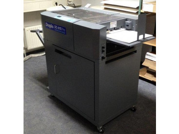 Paper cutting machine