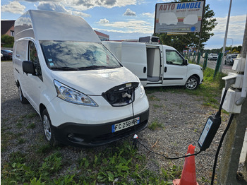 Small van NISSAN e-NV200