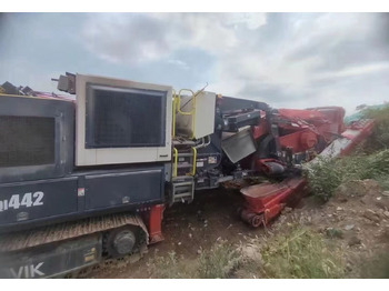 Mobile crusher Sandvik QI442 Tracked Impact Crusher+QA335 Tracked Screen: picture 2