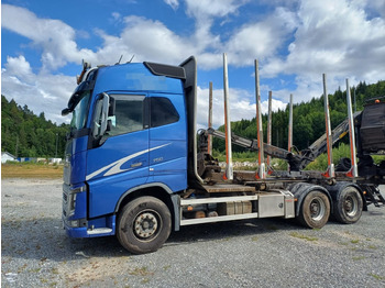 Timber truck VOLVO FH16 750