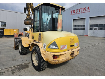 Loader Volvo L30B: picture 2