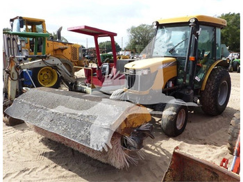 Farm tractor CHALLENGER MT325B 11221: picture 1