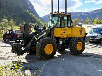Wheel loader KOMATSU WA320