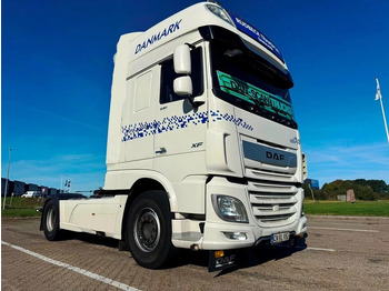 Tractor unit DAF XF 530