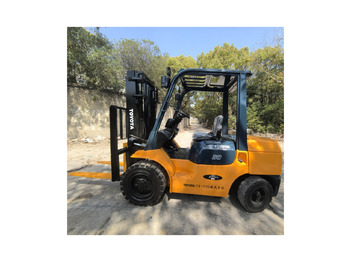 Diesel forklift TOYOTA