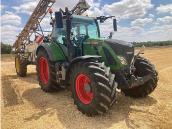 Farm tractor FENDT 718 Vario