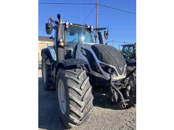 Farm tractor VALTRA T154