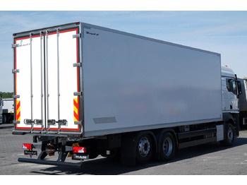 Box truck MAN TGX 26.520 / 6x2 / CHŁODNIA -8,6 M / AGREGAT THE: picture 4 Box truck MAN TGX 26.520 / 6x2 / CHŁODNIA -8,6 M / AGREGAT THE: picture 4