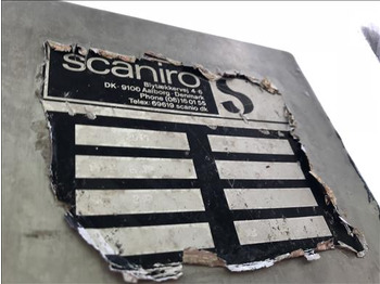 Food processing equipment Scaniro L10 tote bin hoist: picture 4 Food processing equipment Scaniro L10 tote bin hoist: picture 4