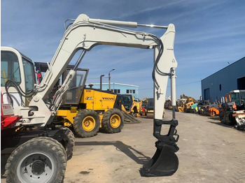 Wheel excavator Takeuchi TB070W: picture 5