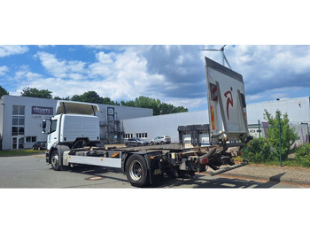 Cab chassis truck Mercedes-Benz 1833 2 Achser für BDF mit LBW: picture 5