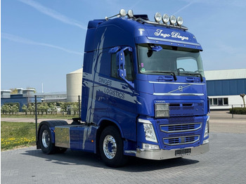 Tractor unit VOLVO FH13 540