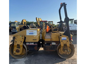 Road roller CATERPILLAR