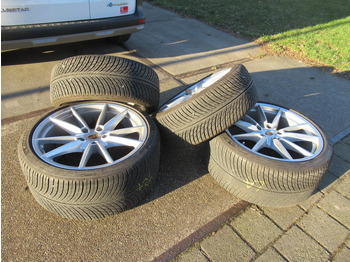 Wheel and tire package for Car Porsche 911 992 20-/21 Carrera S Winterbanden Set Wielen: picture 3