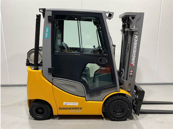 LPG forklift JUNGHEINRICH TFG