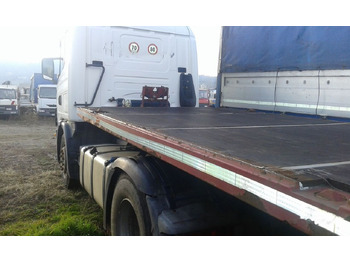 Tractor unit Scania 124L420: picture 3