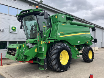 Combine harvester JOHN DEERE T670