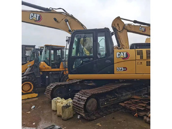 Crawler excavator CATERPILLAR 323
