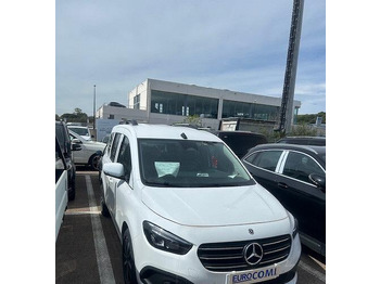 Car MERCEDES-BENZ