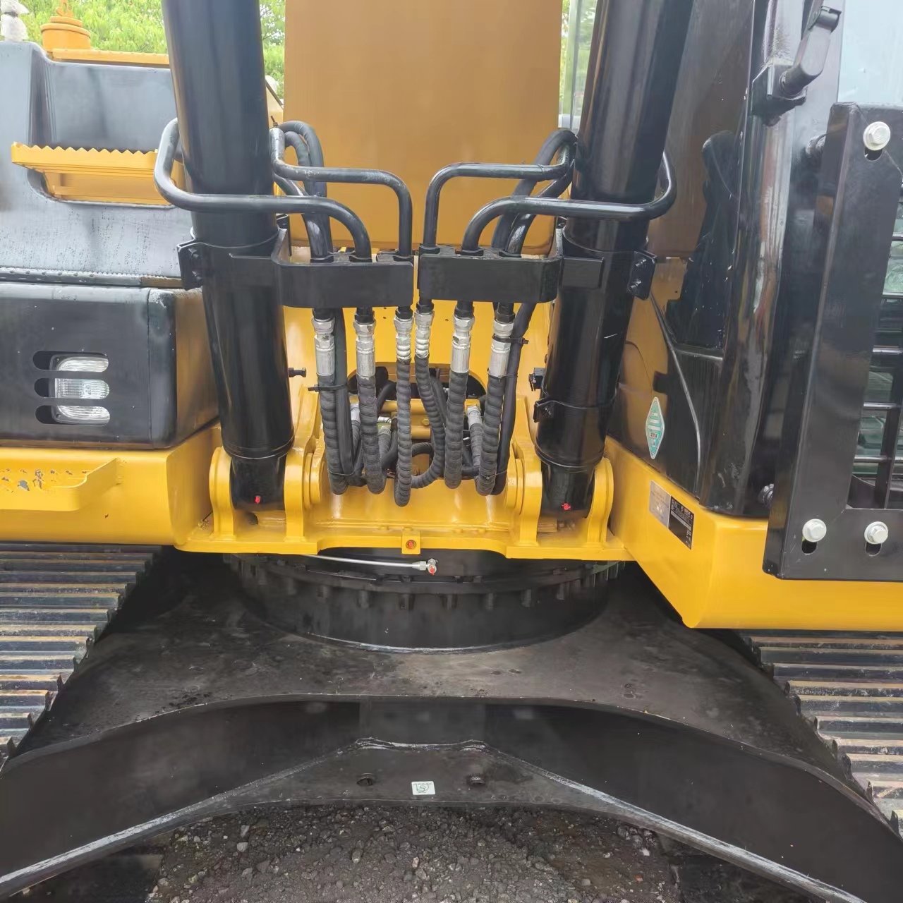 Crawler excavator CATERPILLAR 320D2: picture 5