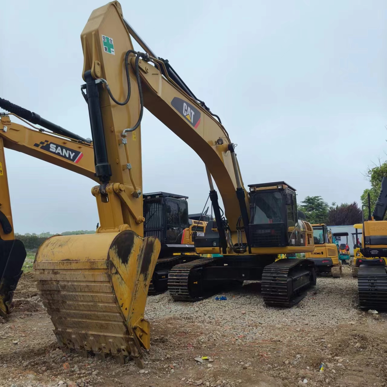 Crawler excavator CATERPILLAR 336D: picture 2
