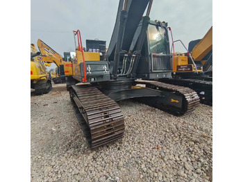 Crawler excavator VOLVO EC240: picture 4