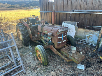 Farm tractor FORD