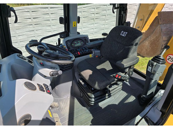 Backhoe loader Caterpillar: picture 3