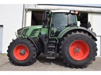 Farm tractor FENDT 826 Vario