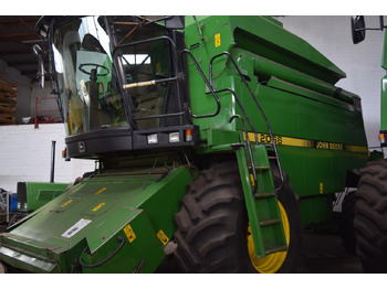 Combine harvester JOHN DEERE 2066